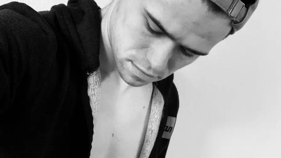 Start Anal Finger MikeRayer