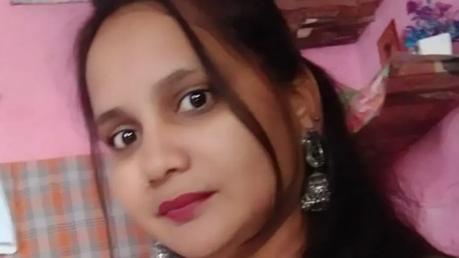 Start Anal Finger EmiliaWalker