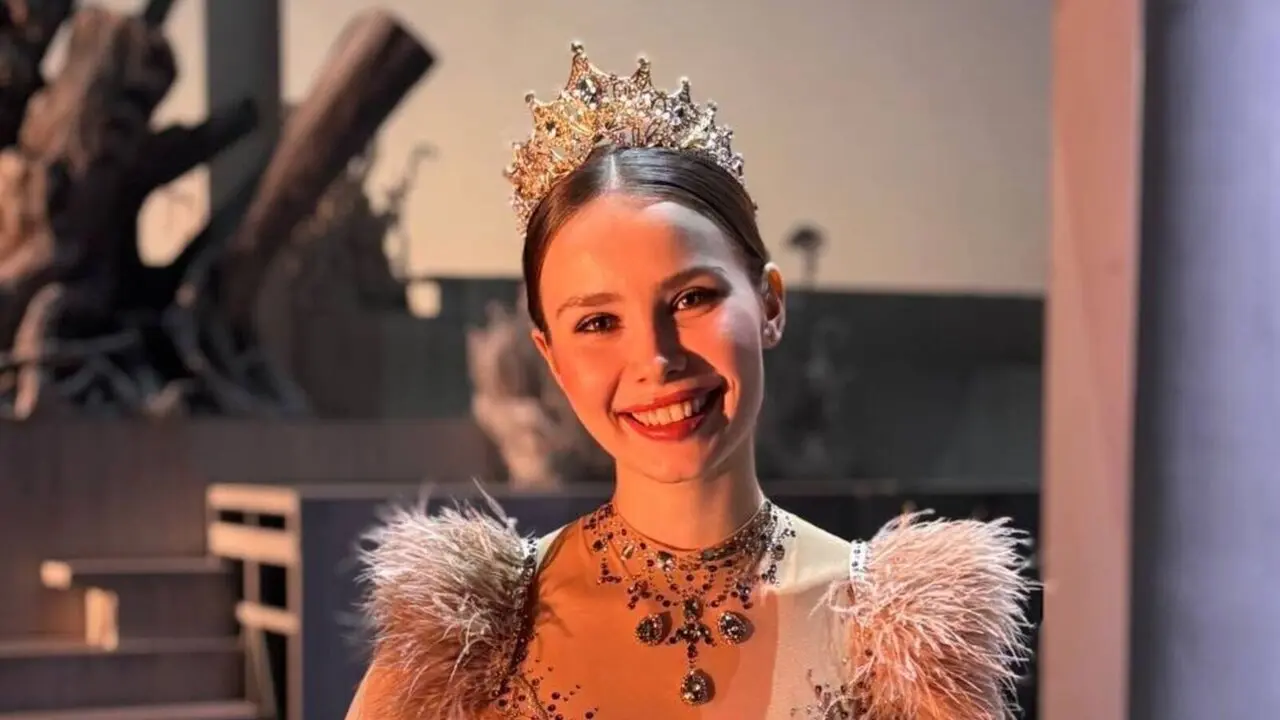 Start Anal Finger NylaPitarresi