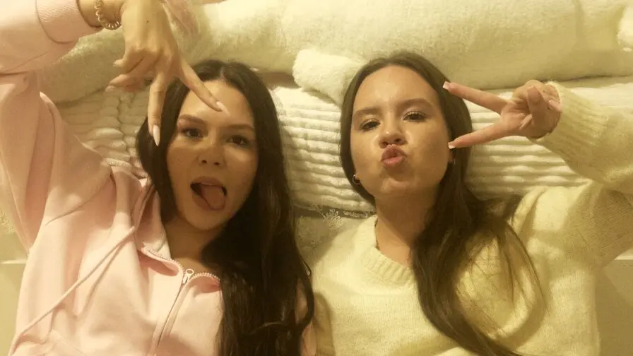 Start Anal Finger AliceAndLisa