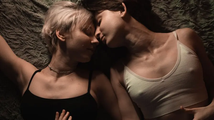 Start Anal Finger MatildaandHatty